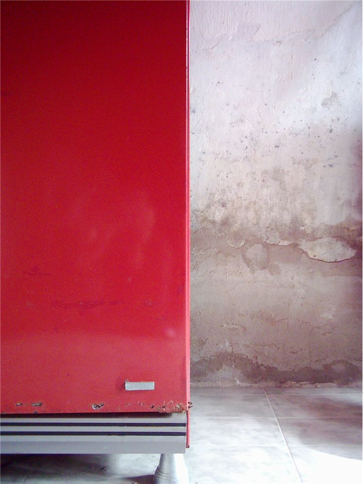 Picture Of Old Red Freezer